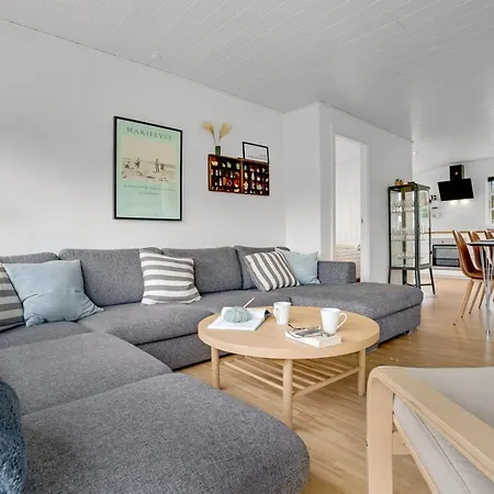 Merilin - 300m From The Sea By Interhome Bøtø By